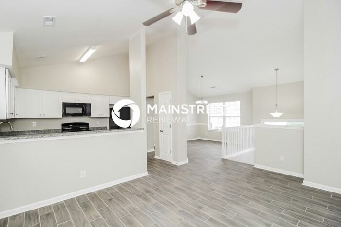 7596 Briar Crest Ct - Photo 3 of 17