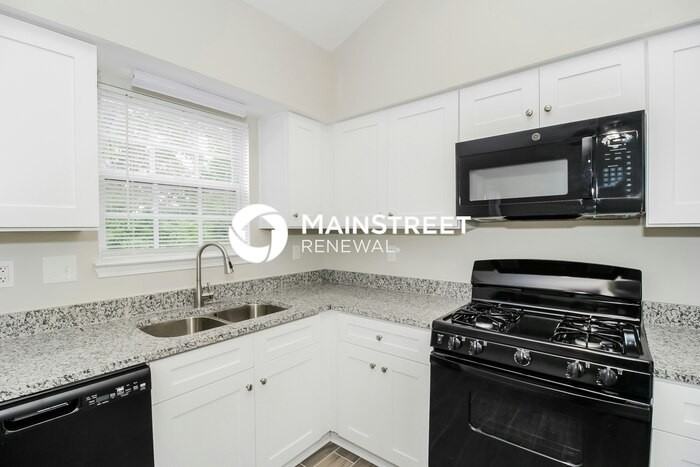 7596 Briar Crest Ct - Photo 7 of 17