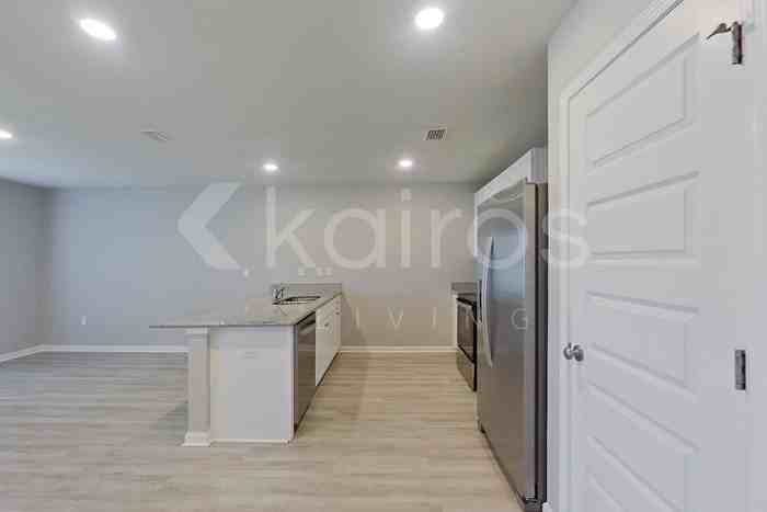 4660 Malay Cir - Photo 7 of 24