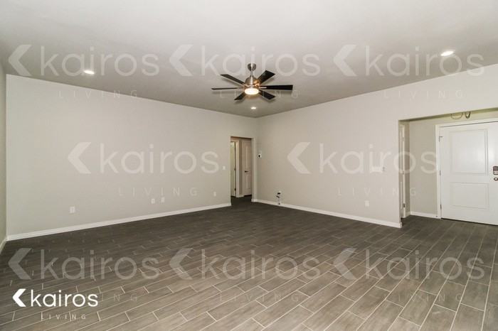 2703 Destin Ave - Photo 2 of 17