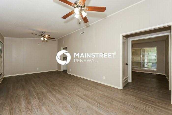 1706 Enchanted Ln - Photo 2 of 19