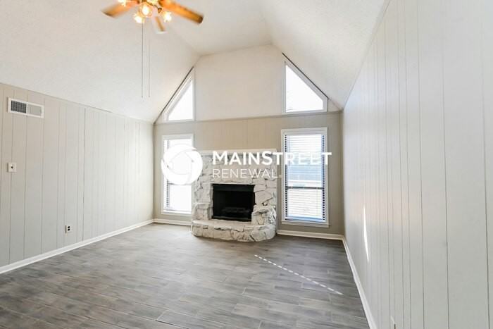 4378 Castle Heights Dr - Photo 4 of 16
