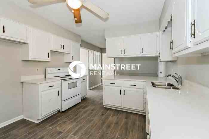 4378 Castle Heights Dr - Photo 5 of 16