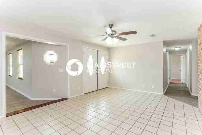 11514 Princessa Ln - Photo 3 of 16
