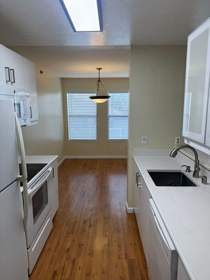 29591 Vanderbilt St - Photo 3 of 12