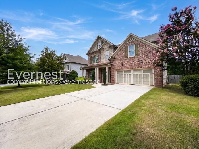 1643 Fairview Dr - Photo 2 of 30