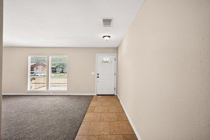 6222 Fort Maddin St - Photo 6 of 38