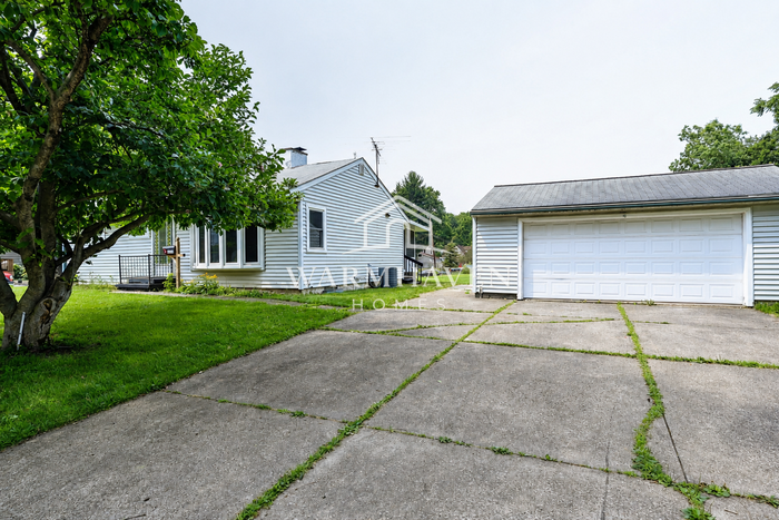 1405 Northmoreland Blvd - Photo 2 of 14