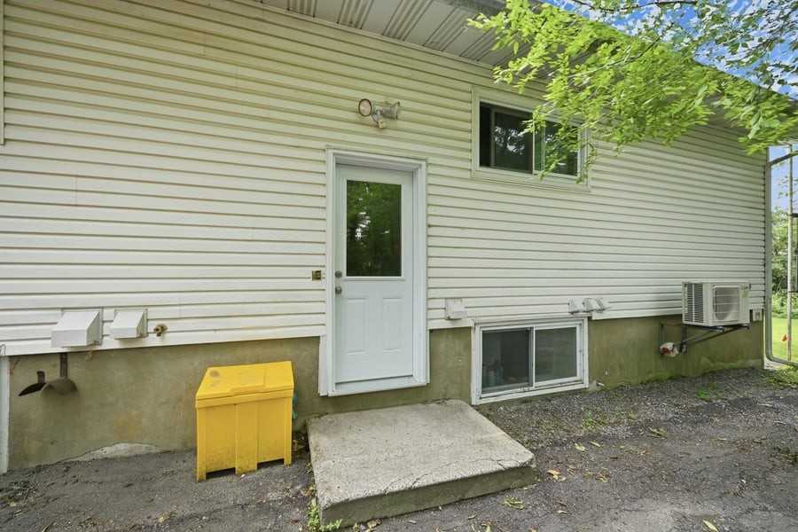 1225 Old Montreal Rd - Photo 2 of 11