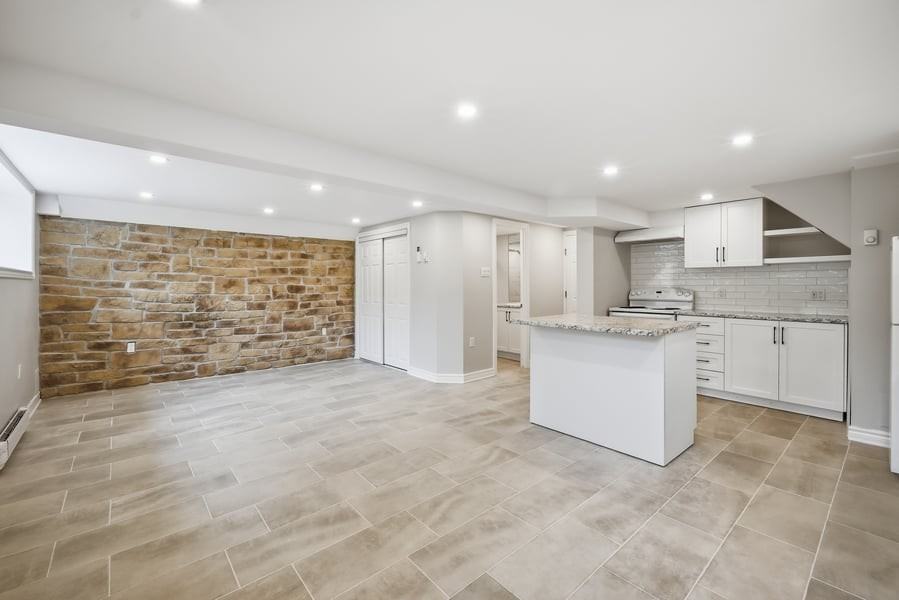 1225 Old Montreal Rd - Photo 5 of 11