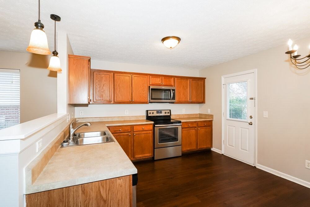 3005 Fieldstone Ct - Photo 6 of 16