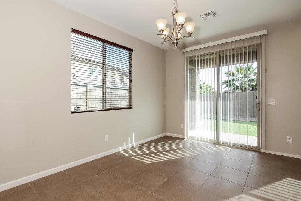 12103 W Hide Trl - Photo 5 of 16