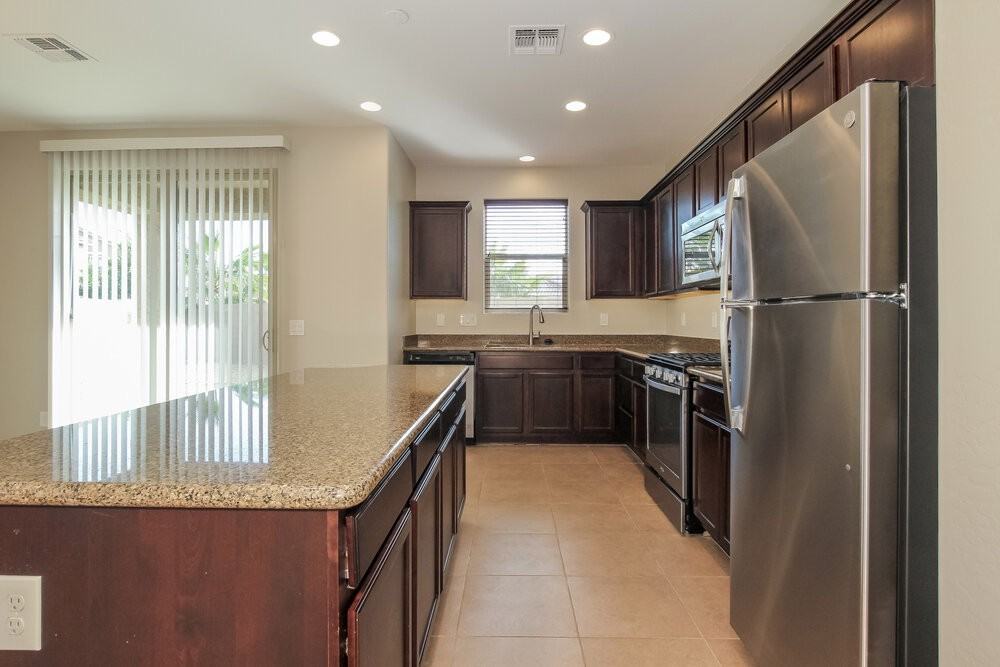 12103 W Hide Trl - Photo 7 of 16
