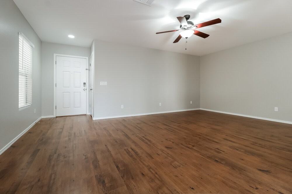 11560 W Purdue Ave - Photo 4 of 16