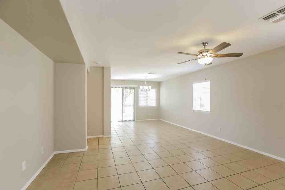 1629 W Burgess Ln - Photo 4 of 16