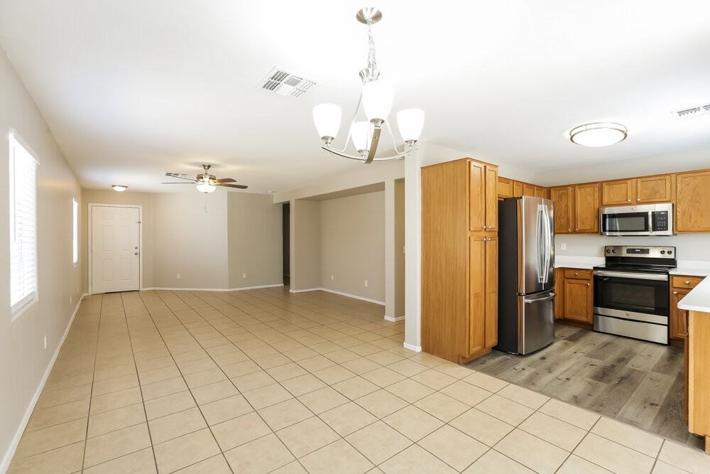 1629 W Burgess Ln - Photo 7 of 16