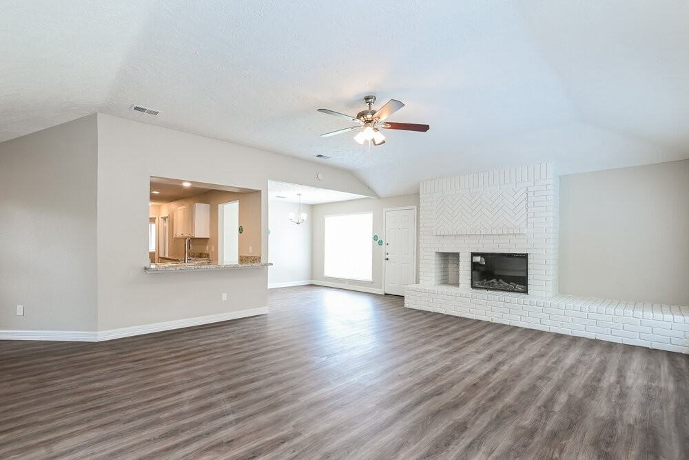 2823 Woodhall Ct - Photo 4 of 16