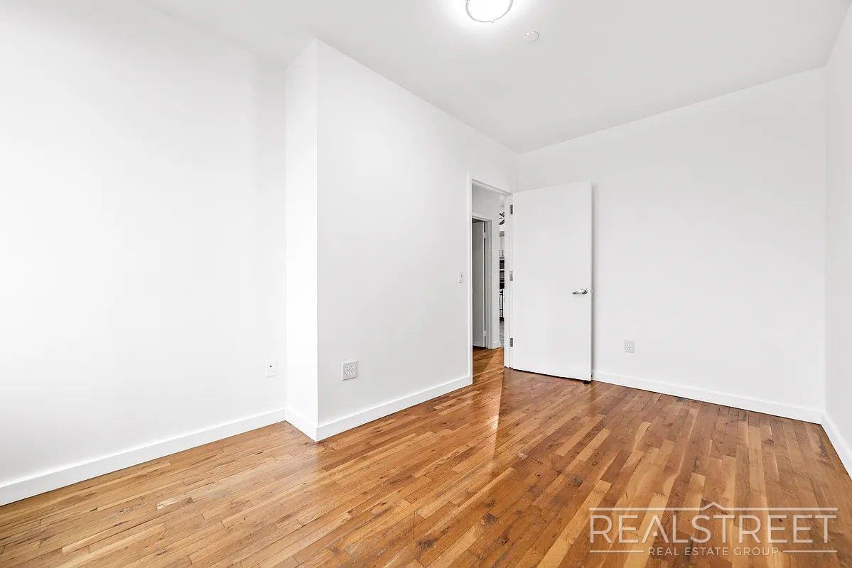 184 Noll St #5G - Photo 7 of 11