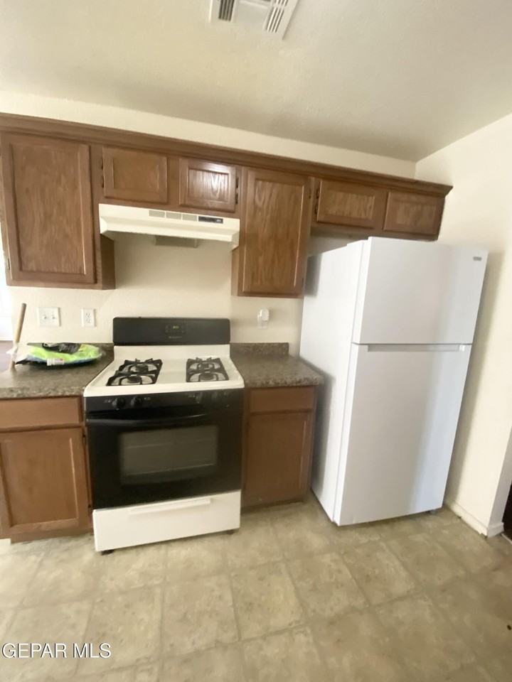 4621 Michael Torres Dr - Photo 4 of 12