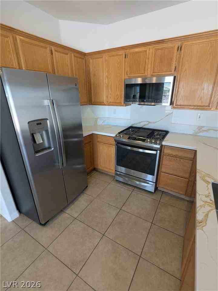 1016 Royal Plum Ln - Photo 4 of 44