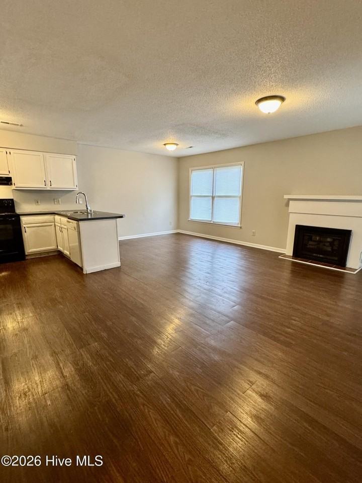 3410 Evans St #B - Photo 3 of 13
