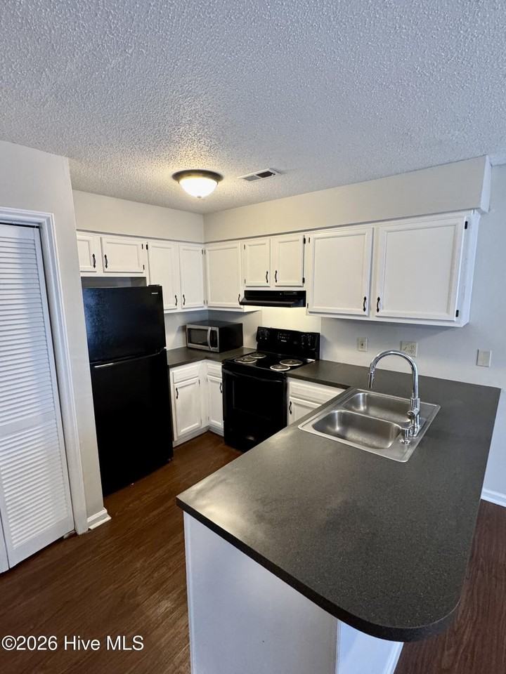 3410 Evans St #B - Photo 4 of 13