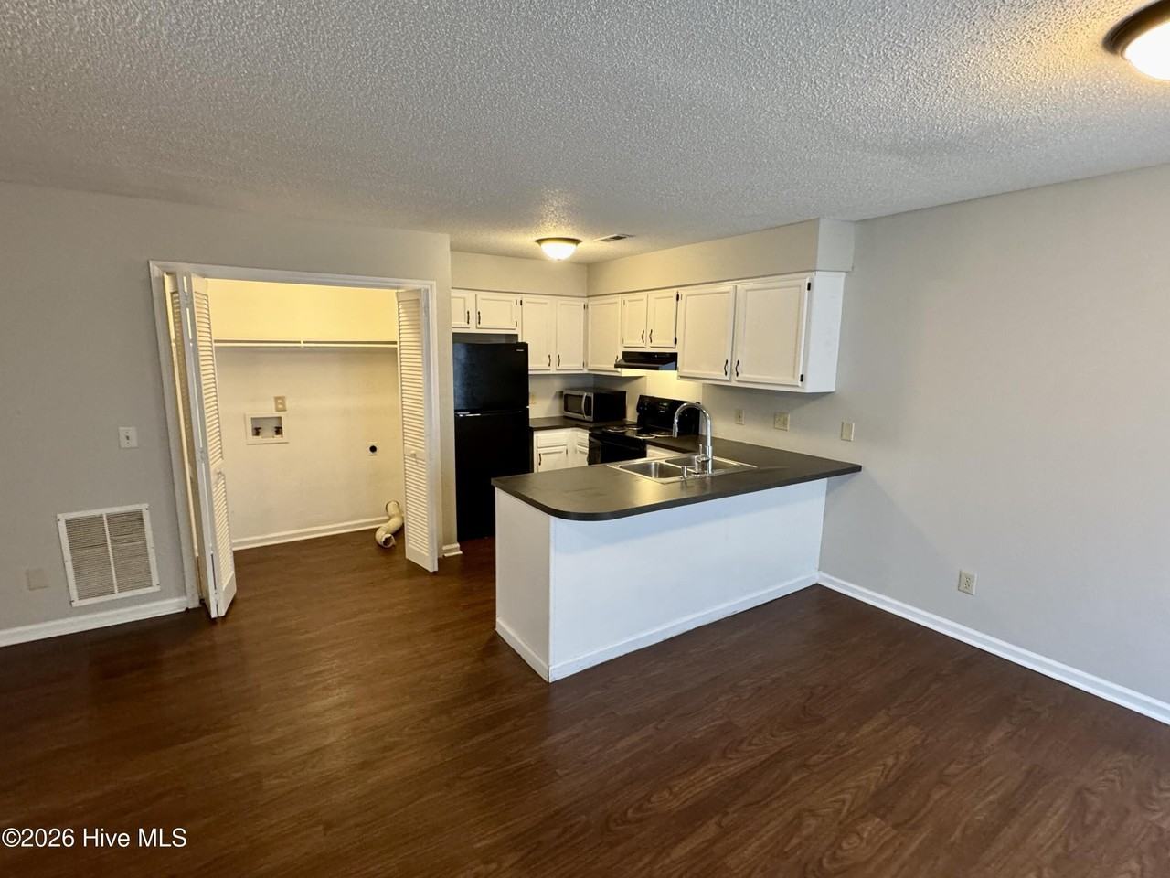 3410 Evans St #B - Photo 6 of 13