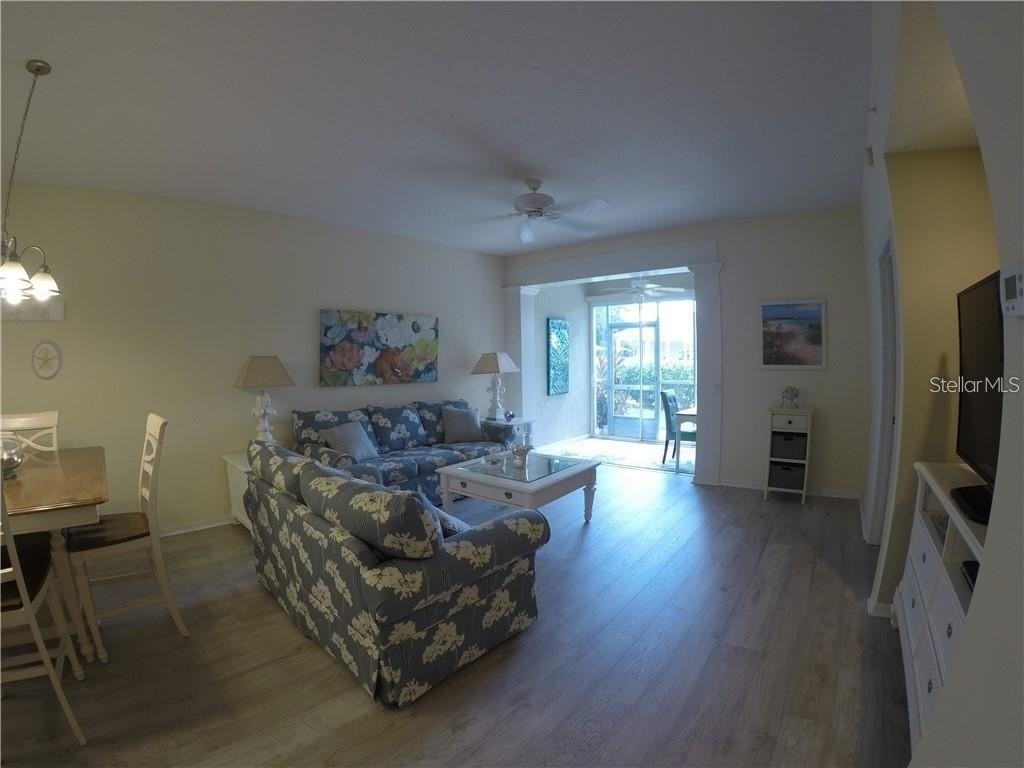 4270 Castlebridge Ln #1714B1 - Photo 4 of 15