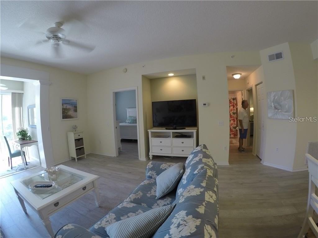 4270 Castlebridge Ln #1714B1 - Photo 5 of 15
