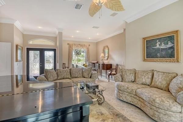 9477 Cedar Ridge Ln - Photo 4 of 50