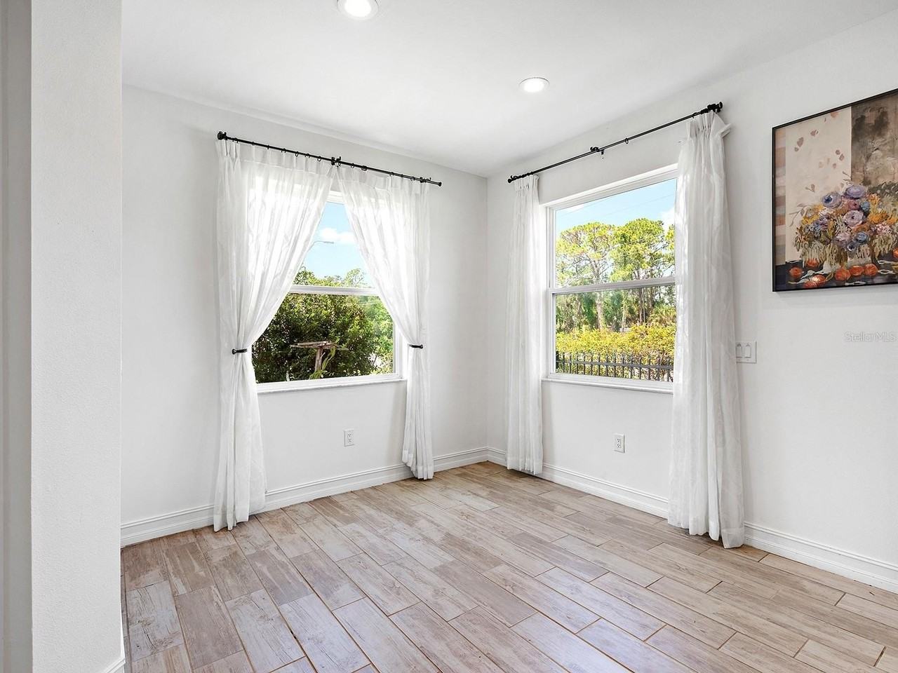 4401 Conchfish Ln - Photo 5 of 27