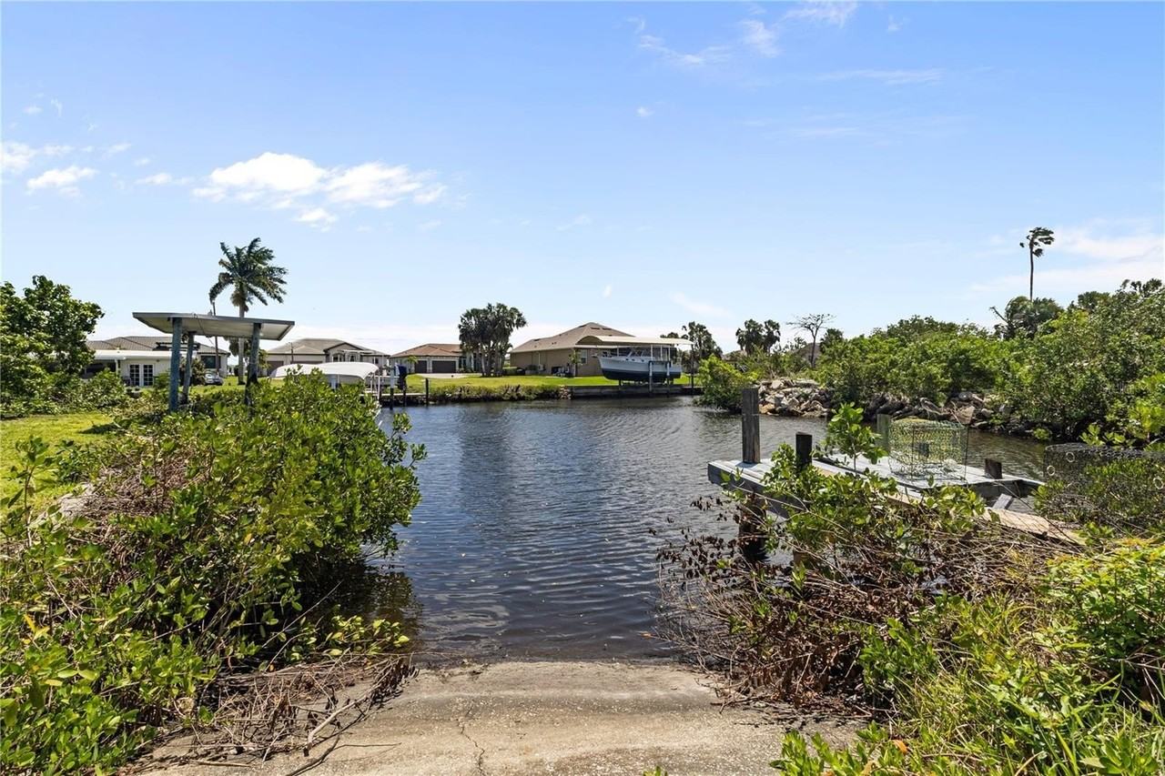 4020 Palm Dr - Photo 2 of 24