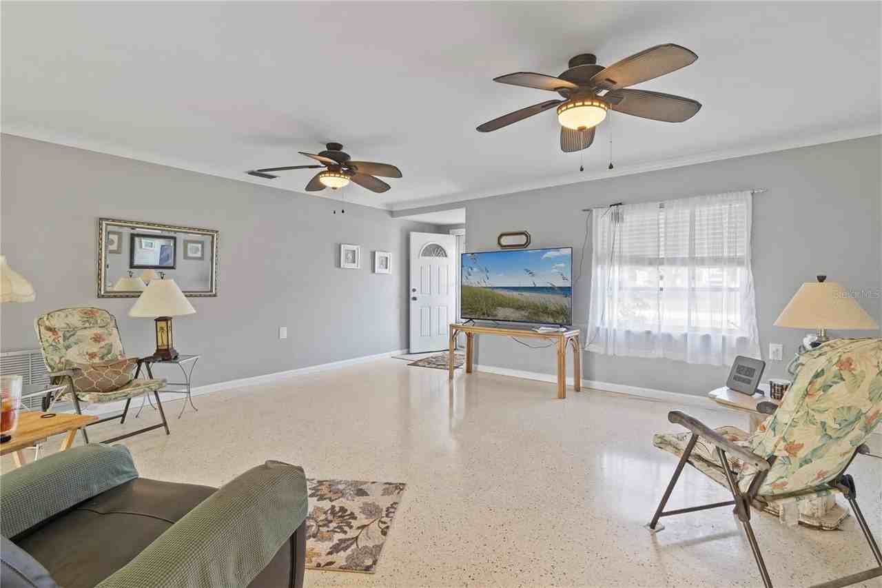 4020 Palm Dr - Photo 6 of 24