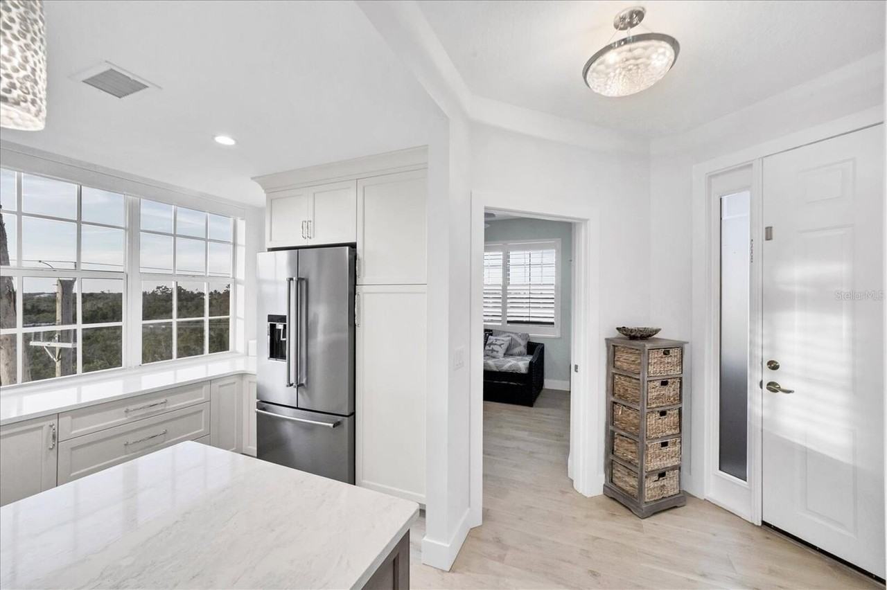13113 Gasparilla Rd #405 - Photo 5 of 23