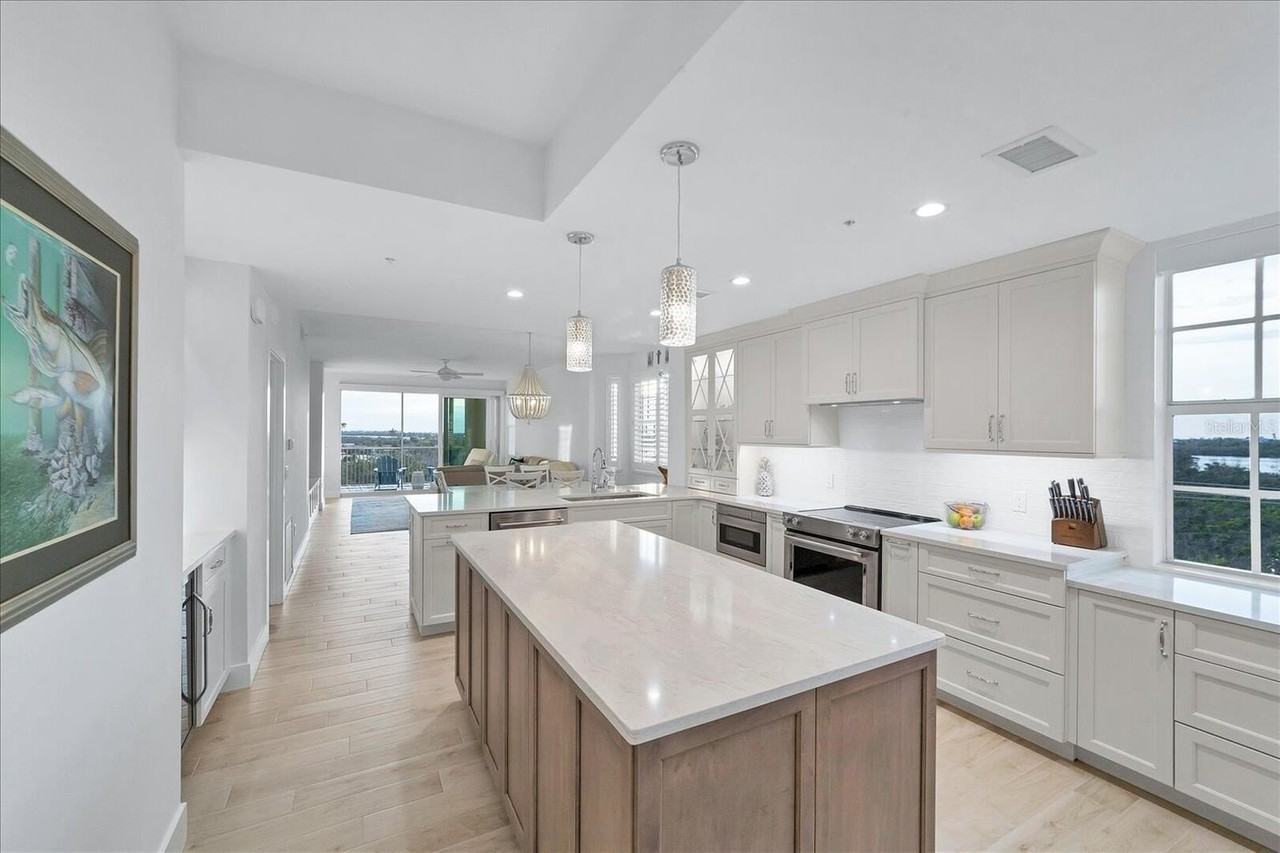 13113 Gasparilla Rd #405 - Photo 7 of 23