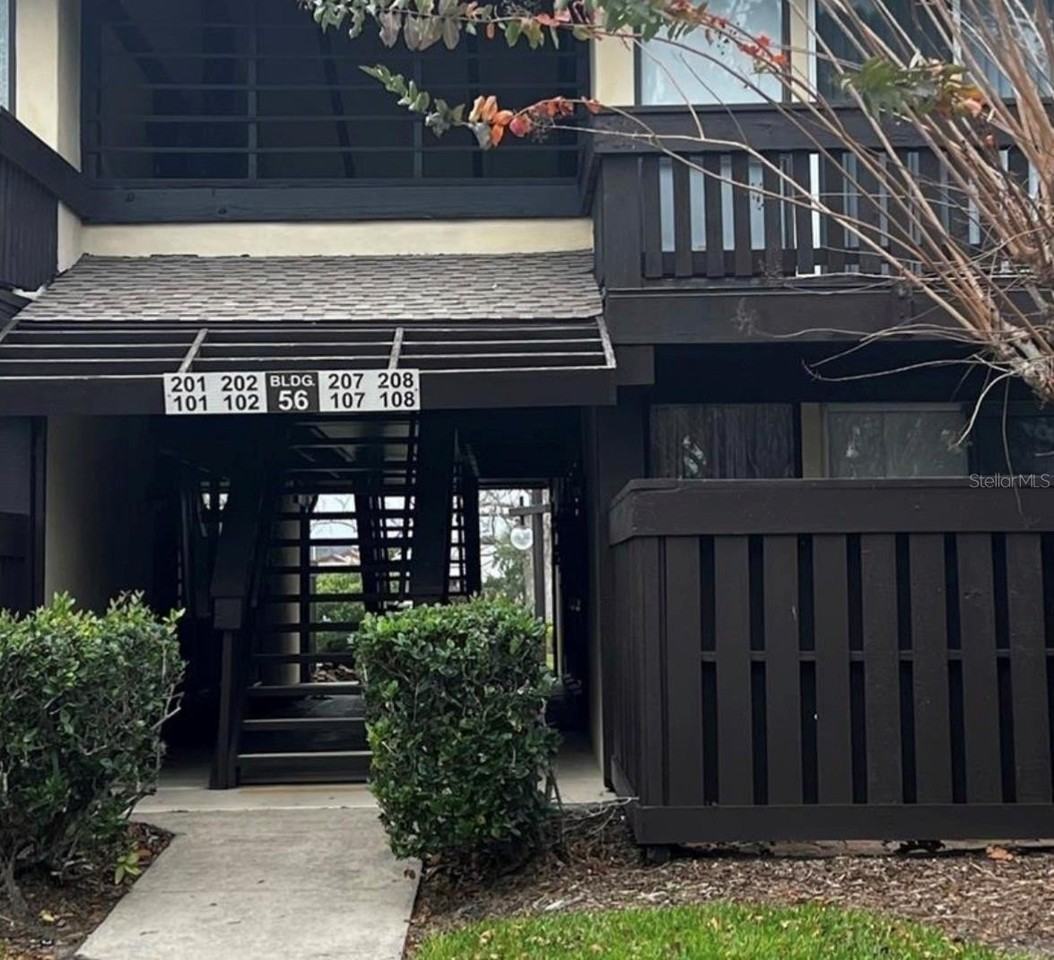 56 Club House Dr #107