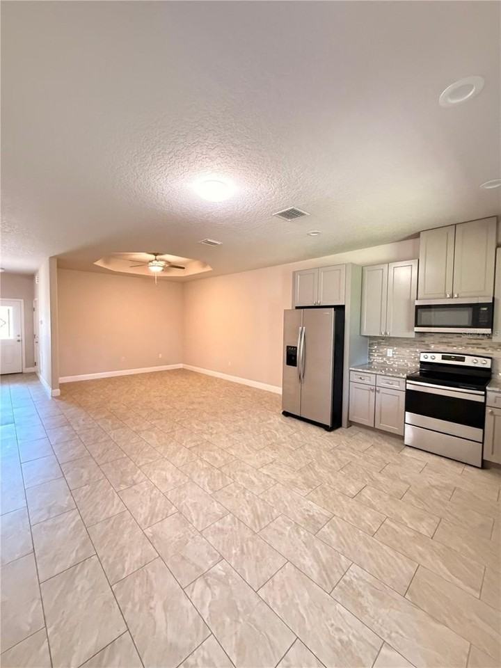 39 Providence Ln #B - Photo 2 of 25