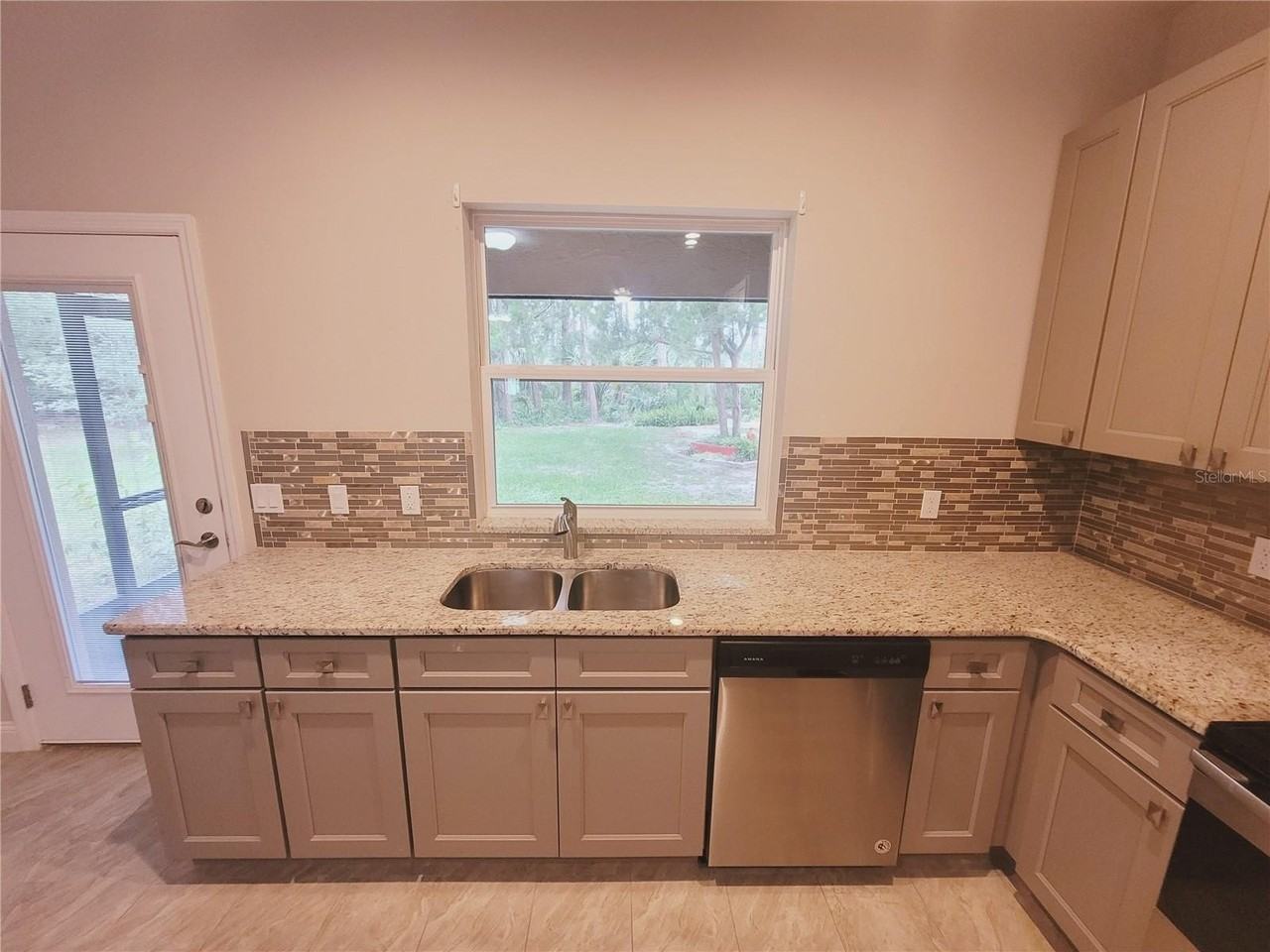 39 Providence Ln #B - Photo 6 of 25