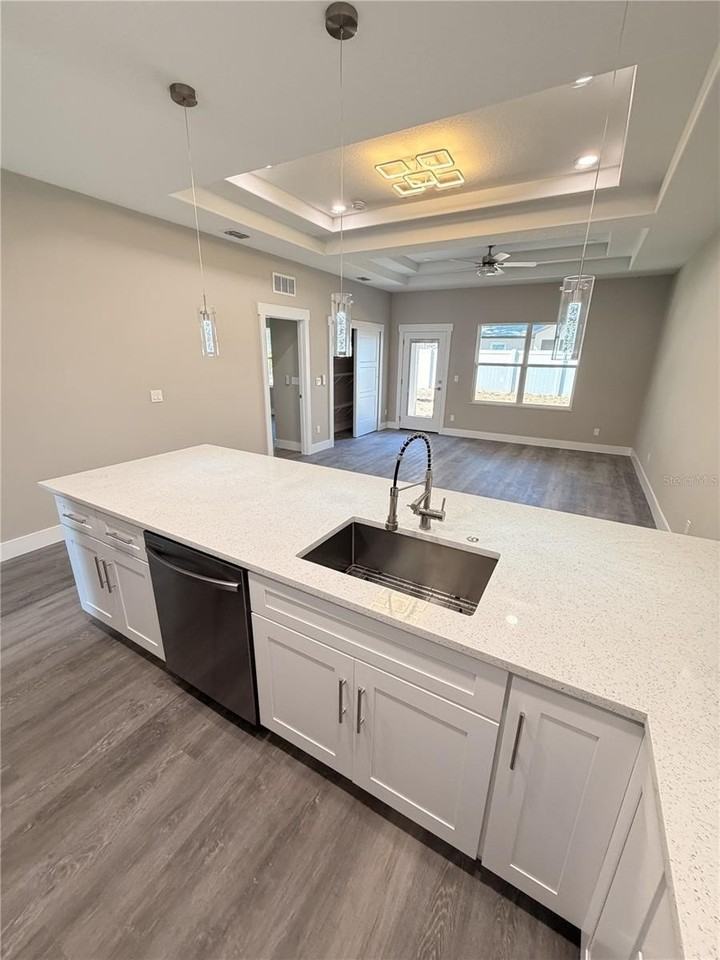 10 Lyons Pl Unit A - Photo 5 of 18