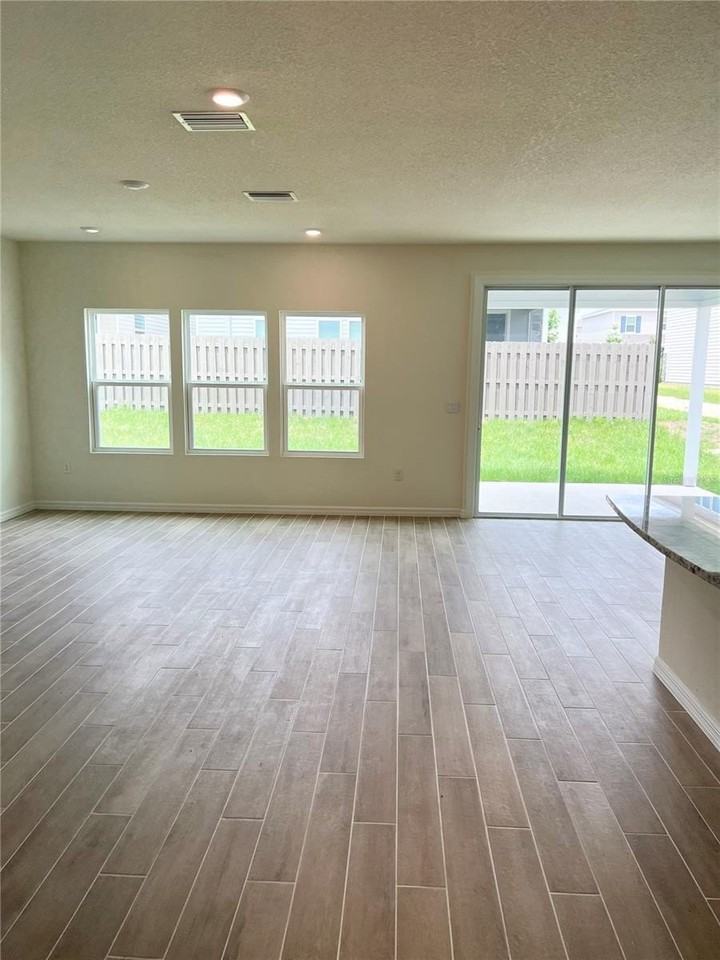 1336 Nw 132nd Cir - Photo 3 of 9