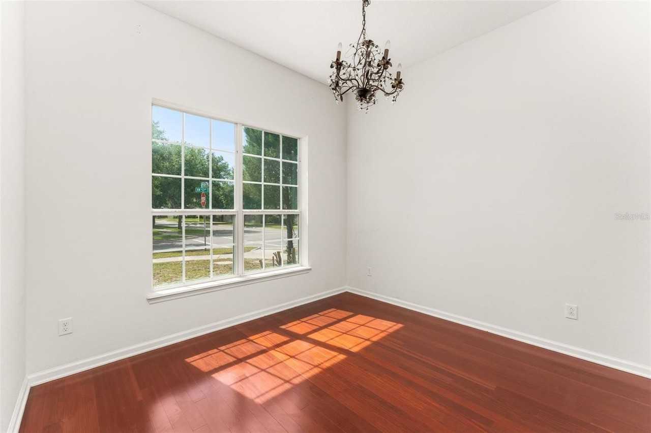 8223 Nw 53rd St - Photo 3 of 34