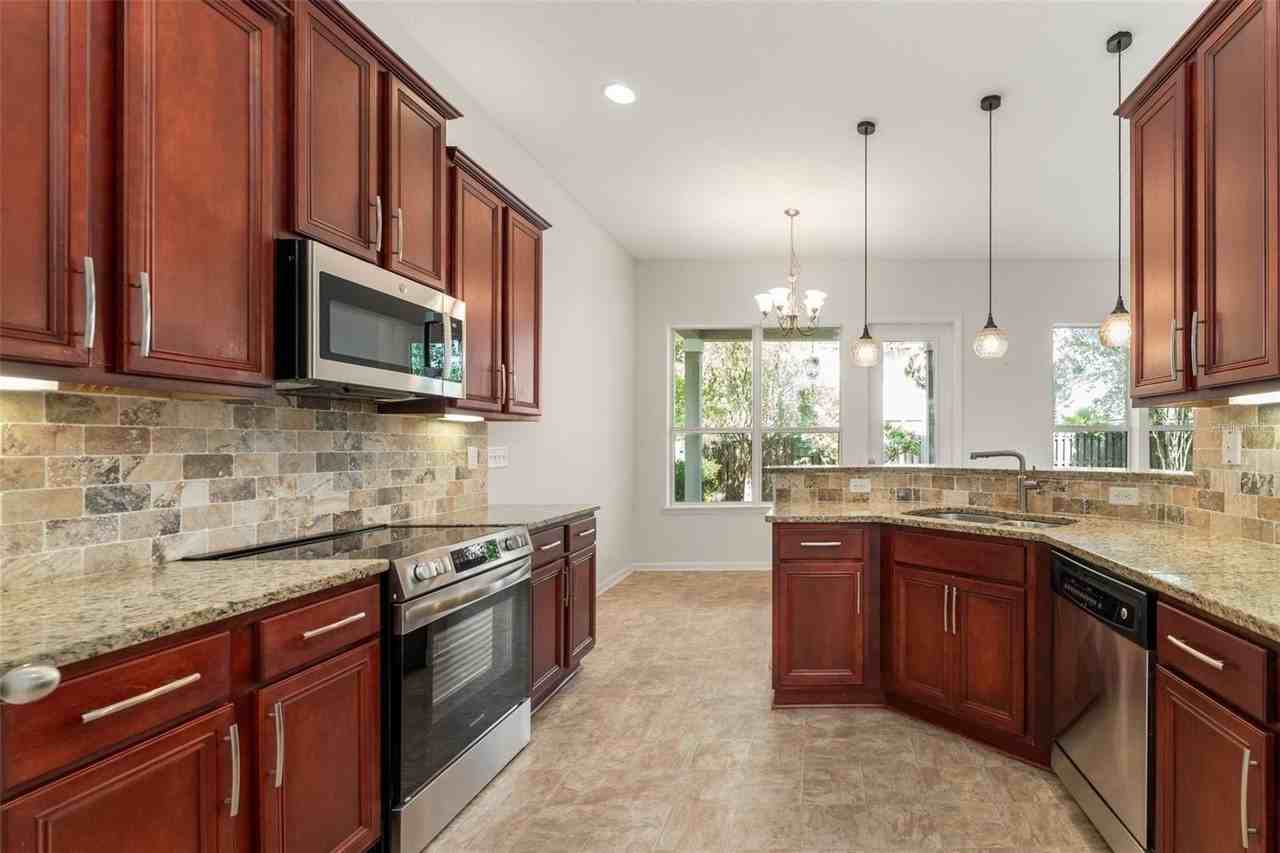8223 Nw 53rd St - Photo 5 of 34