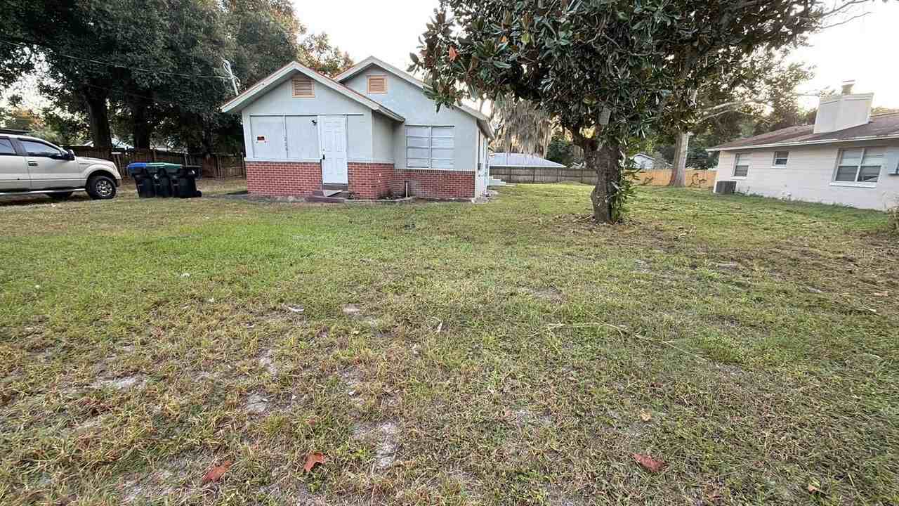 229 S Candler Ave - Photo 2 of 27