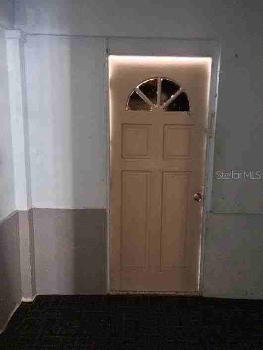 229 S Candler Ave - Photo 6 of 27