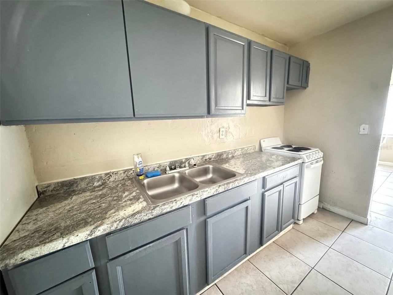 1209 Carlsbad Pl - Photo 2 of 18