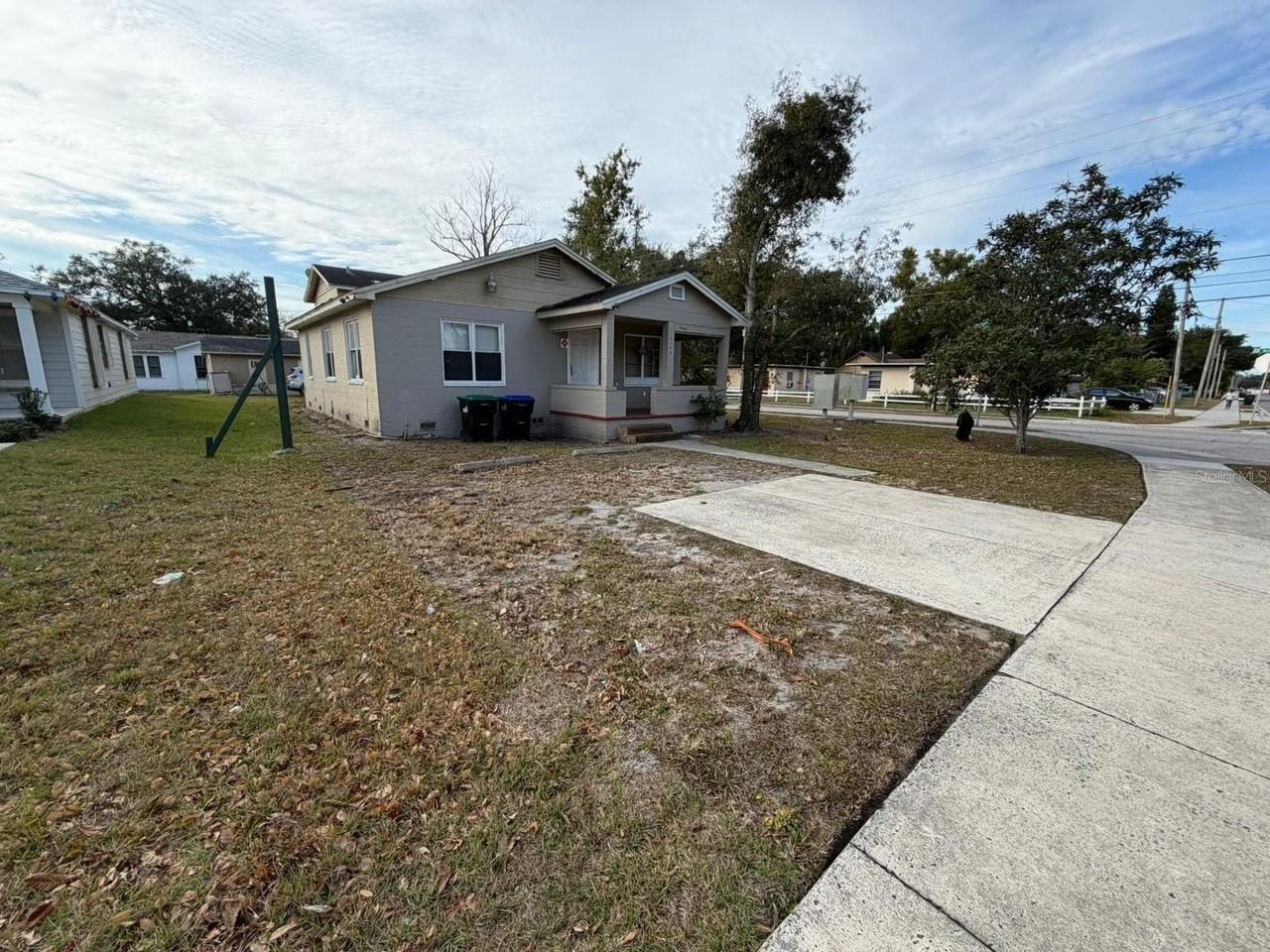 930 18th St #A - Photo 2 of 23