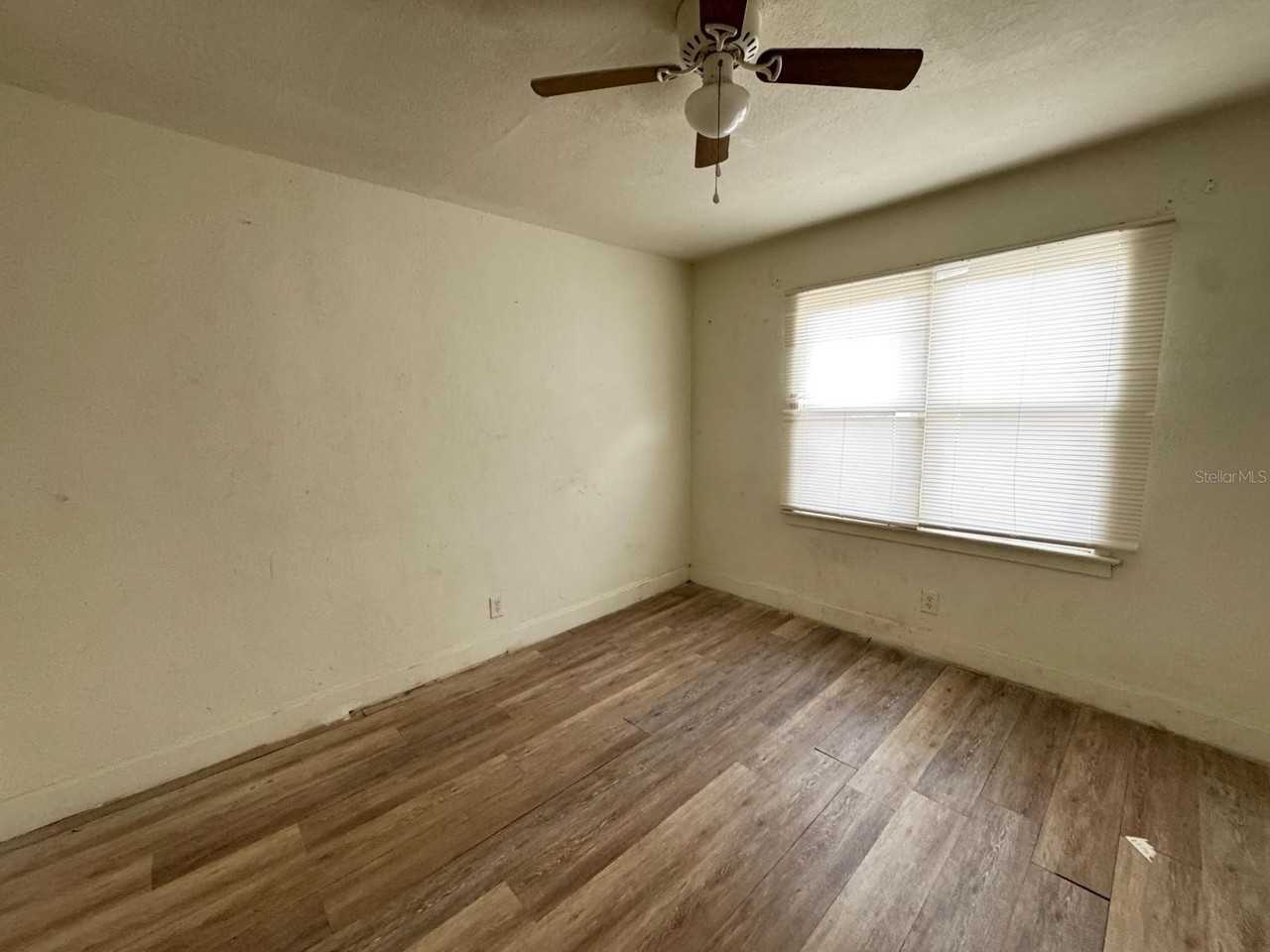930 18th St #A - Photo 5 of 23