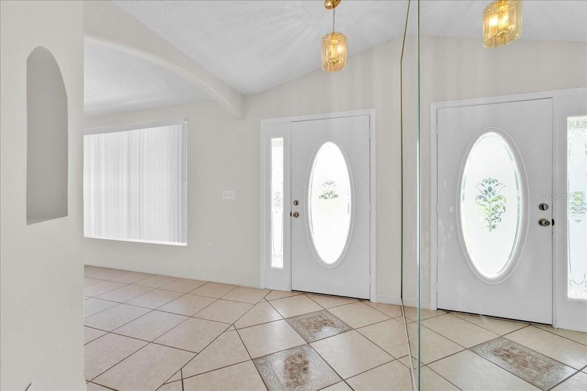 112 Azalea Dr - Photo 4 of 23