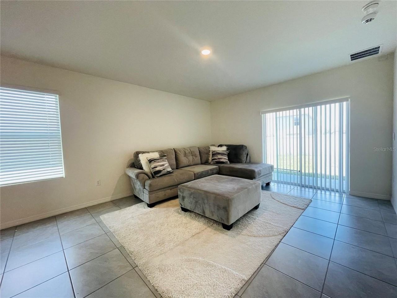 17043 Oval Rum Dr - Photo 3 of 15