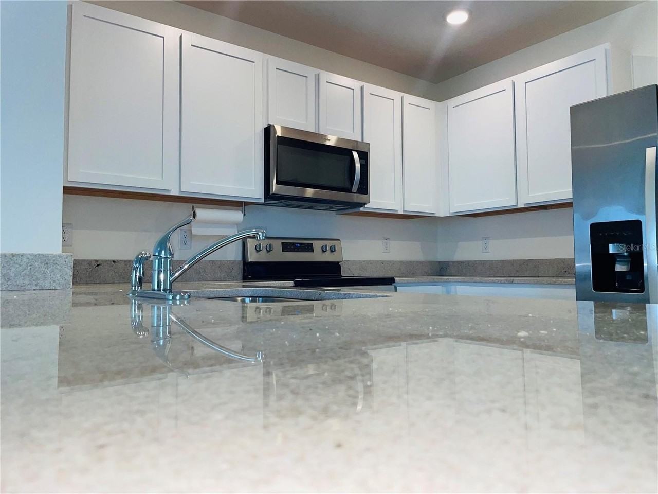 17043 Oval Rum Dr - Photo 4 of 15